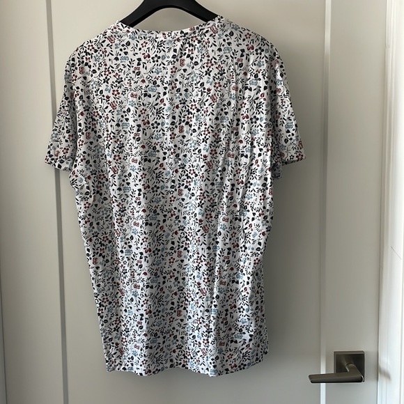 Floral Print RW&co short sleeve t-shirt - Picture 2 of 2